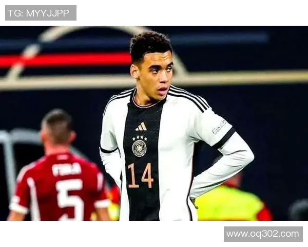 十八岁足球天才崭露头角 世界足坛未来之星的崛起故事 十八岁足球天才崭露头角 世界足坛未来之星的崛起故事